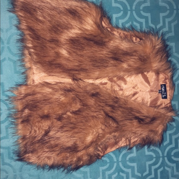 Furry jacket - Picture 2 of 2